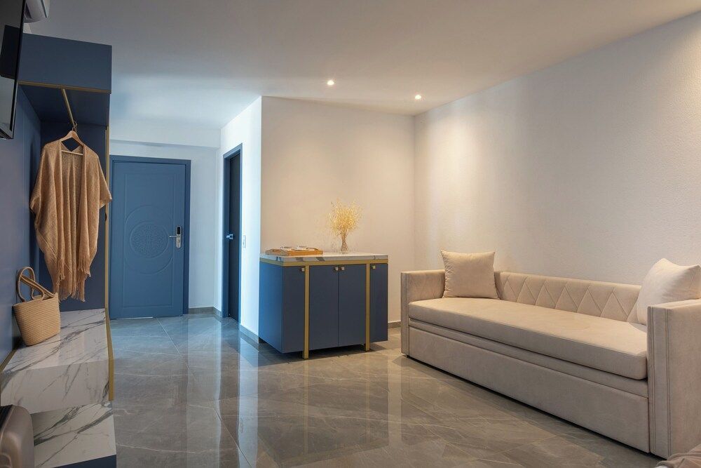 Acropol Golden Suites 1