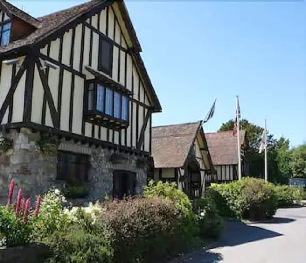 The Horseshoe Inn 1