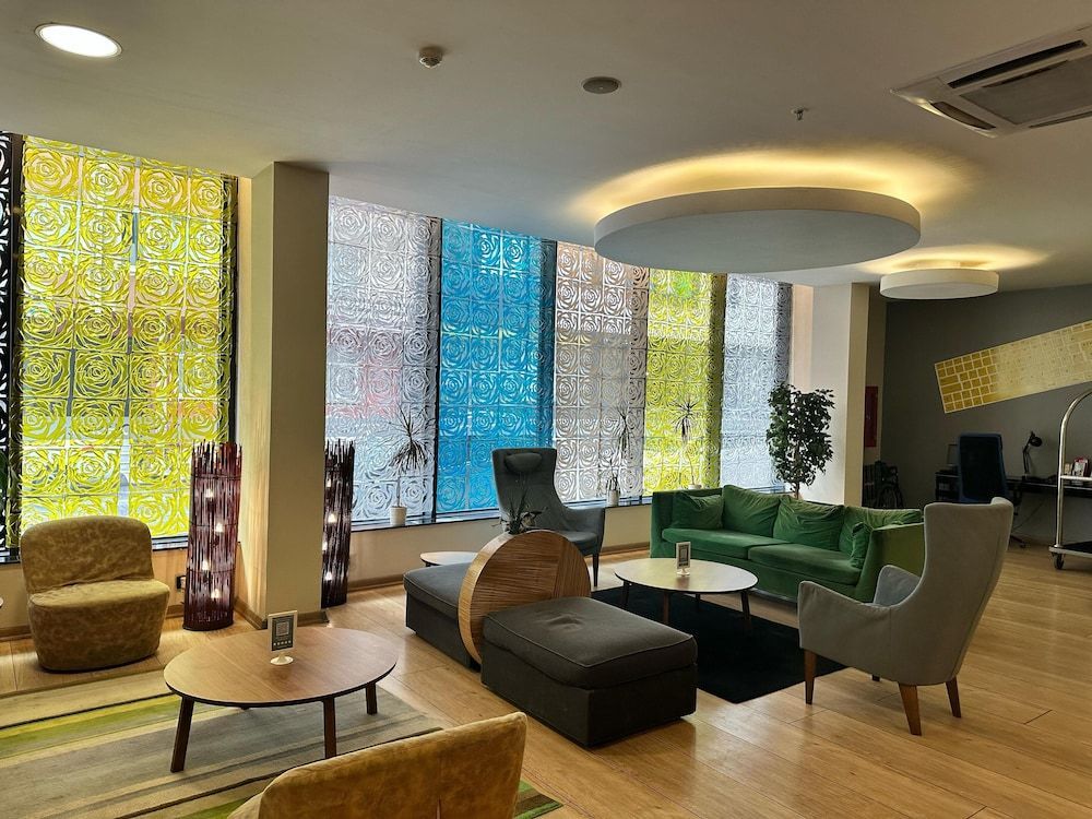 Tempo Suites Airport 2