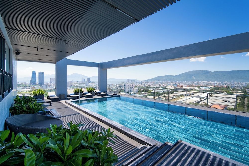 Luxtery Hotel 1