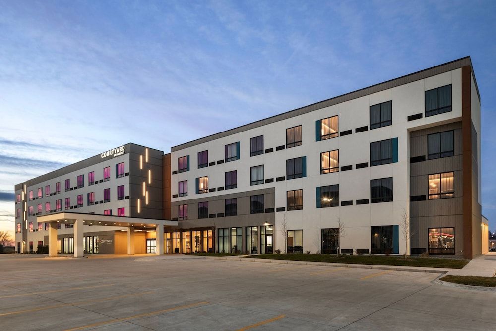 Courtyard by Marriott Bettendorf 1