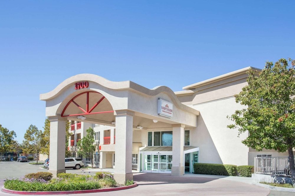 Hawthorn Suites by Wyndham Livermore 1
