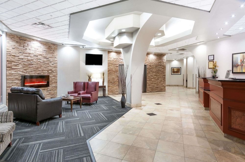 Ramada by Wyndham Edmonton South 2