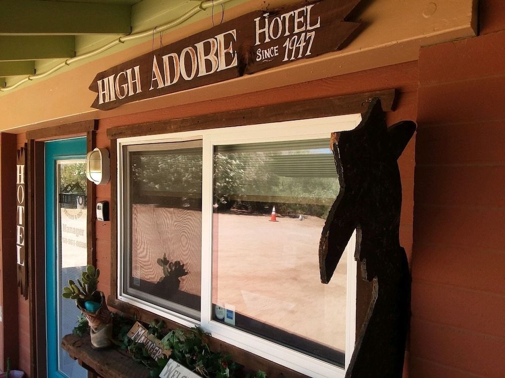 Hilltop Tavern and Inn 1