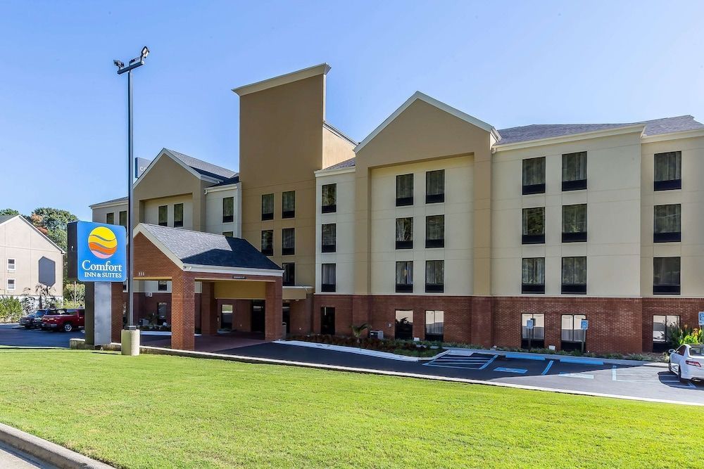 Comfort Inn & Suites Dalton West 1