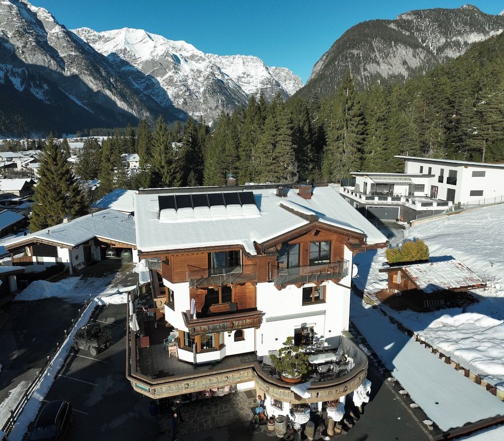 Schickster Sky Lodge 1