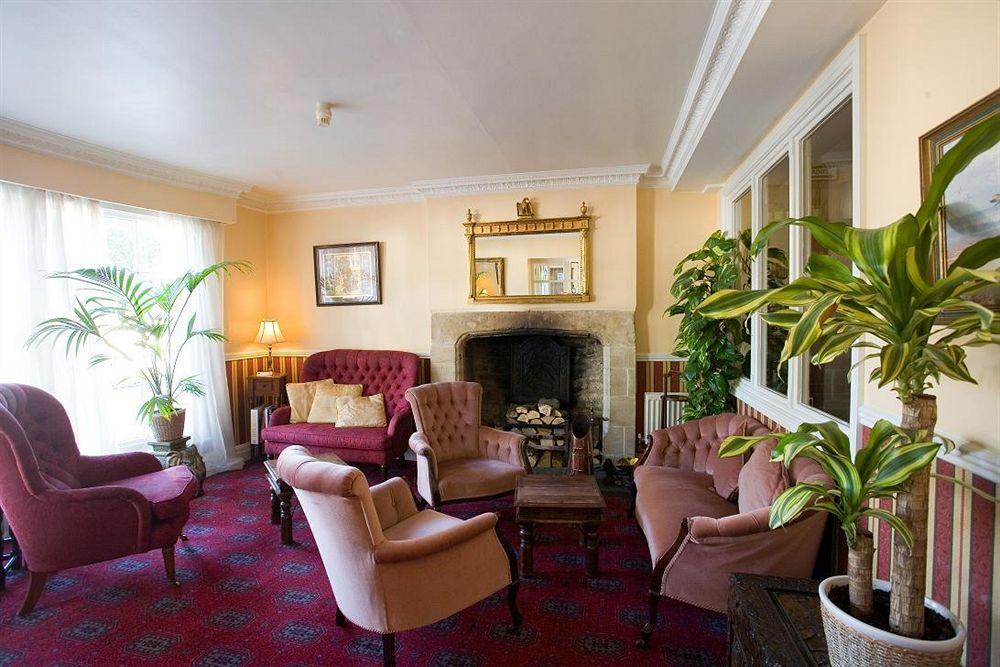 Crown & Cushion Hotel 1