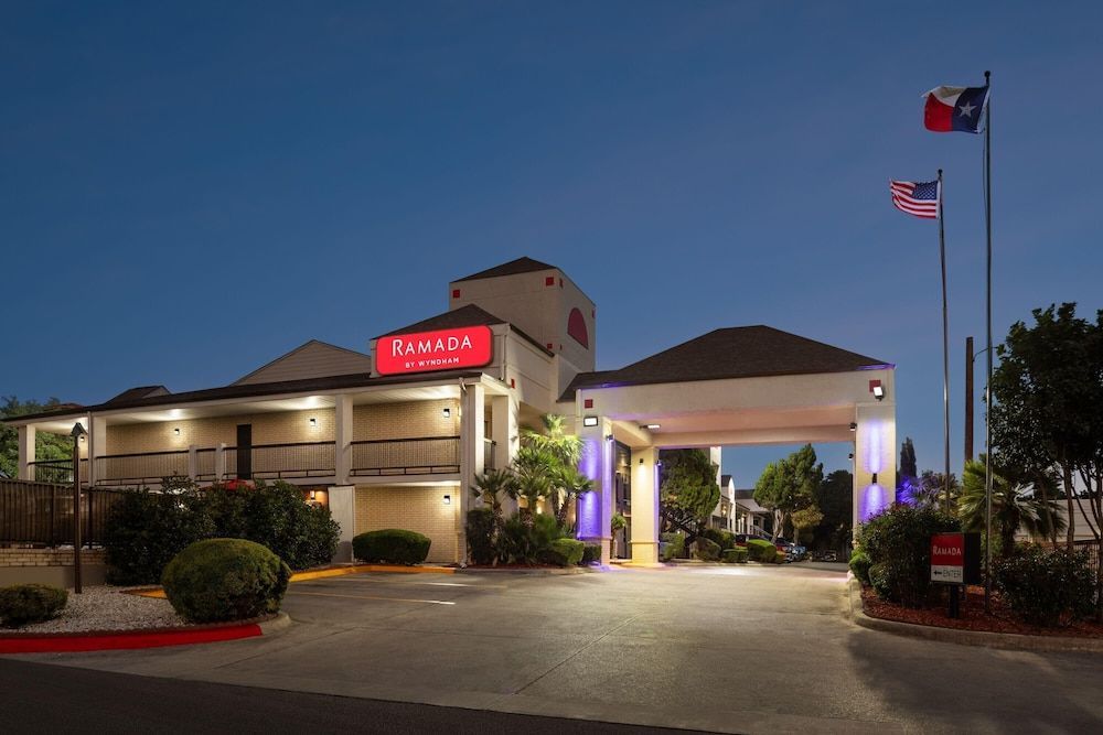 Ramada by Wyndham San Antonio Near SeaWorld - Lackland AFB 1