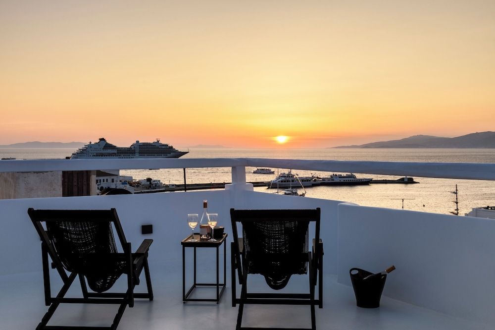 She Mykonos - The Residency 1
