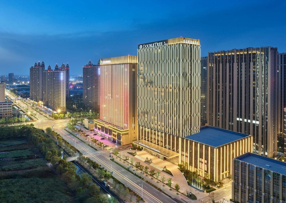 DoubleTree by Hilton Qidong 1