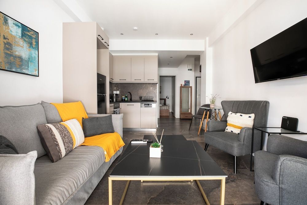 Glimmer 2-Bedroom Apartment in Athens 1