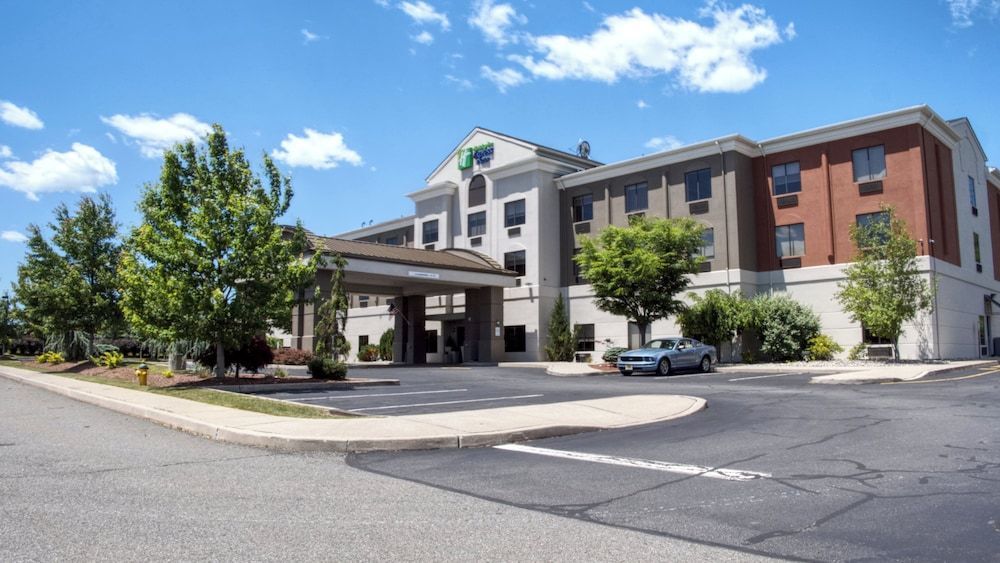 Holiday Inn Express & Suites NEWTON SPARTA by IHG 1