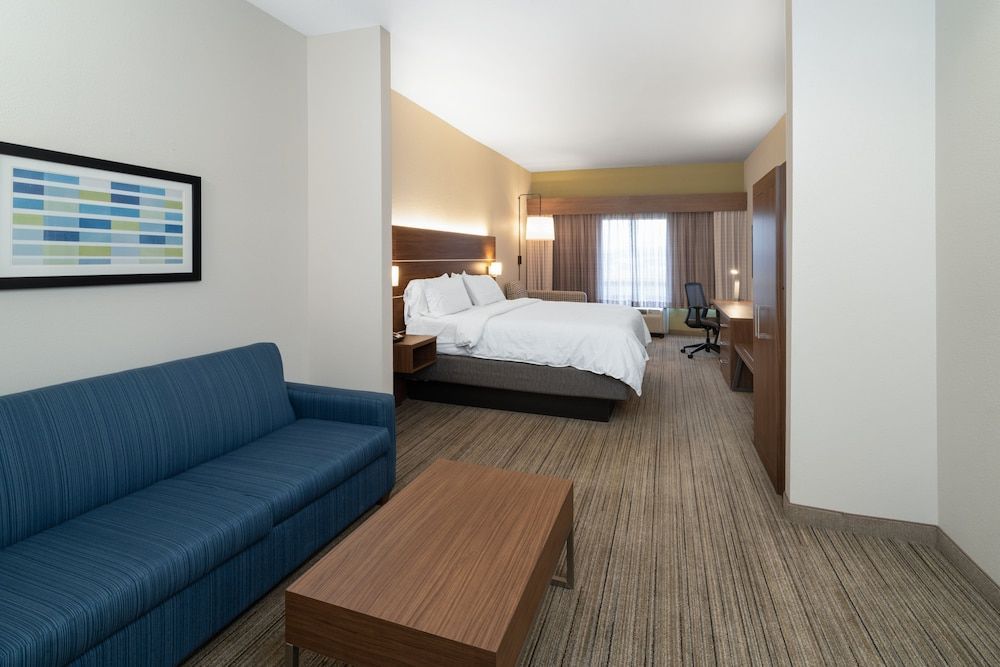Holiday Inn Express & Suites TALLADEGA by IHG 1