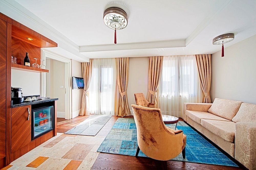 Azade Suites 2