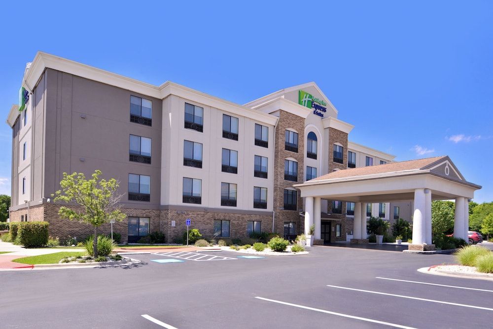 Holiday Inn Express & Suites SELMA by IHG 1