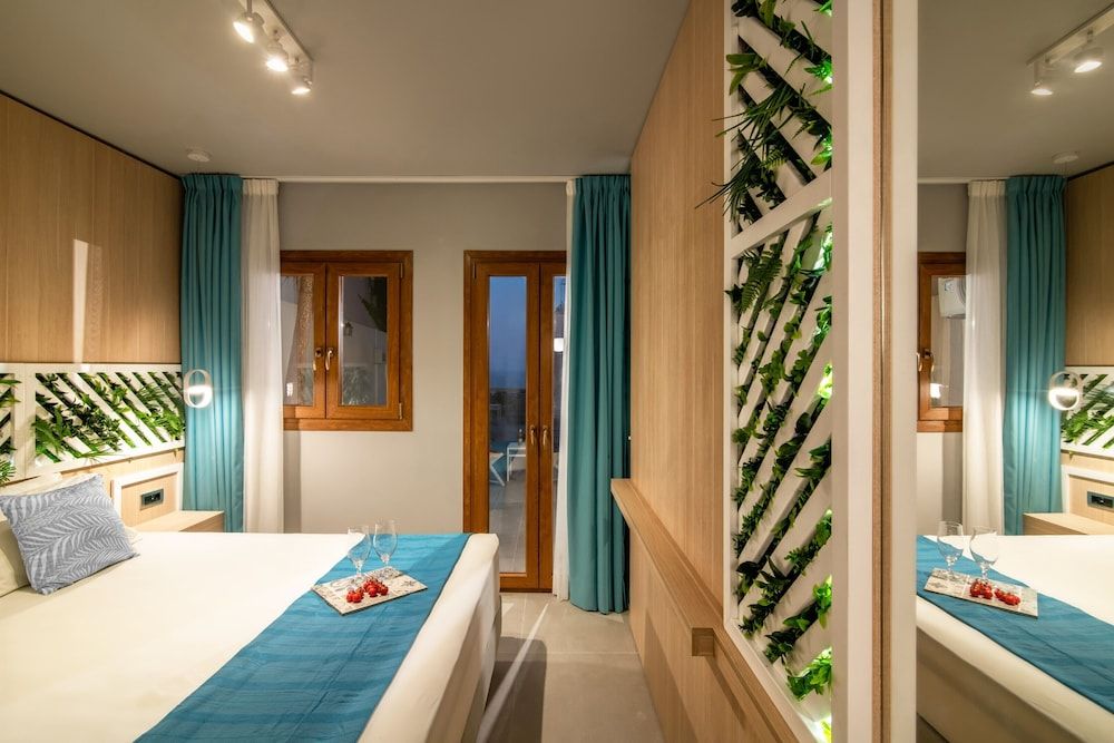 Villa Elite "by Checkin" Adults Only 2