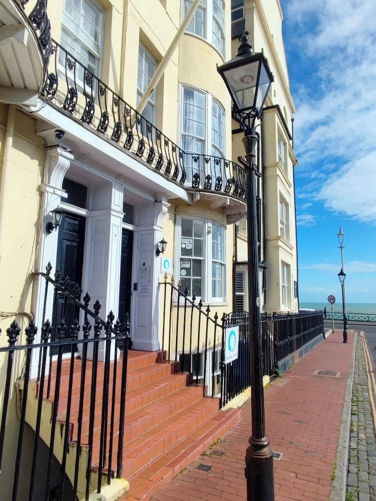 Central Wave Brighton 1