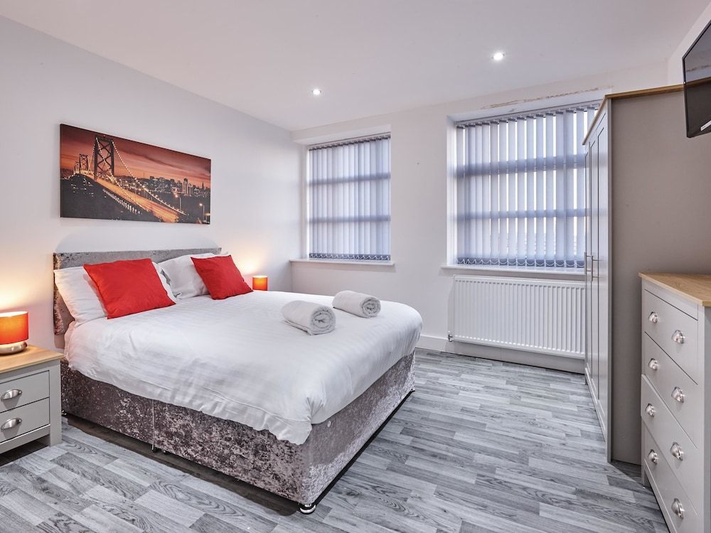 Winter Gardens Service Apartments 2 2