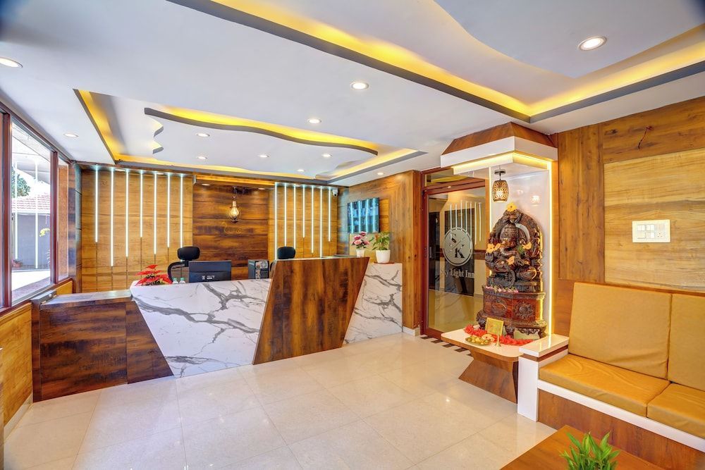Skylight Inn 2