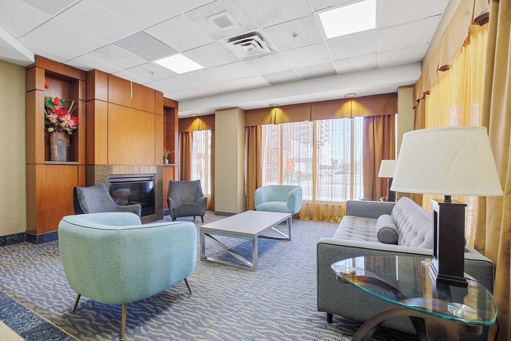 Sandman Hotel & Suites London Downtown 2