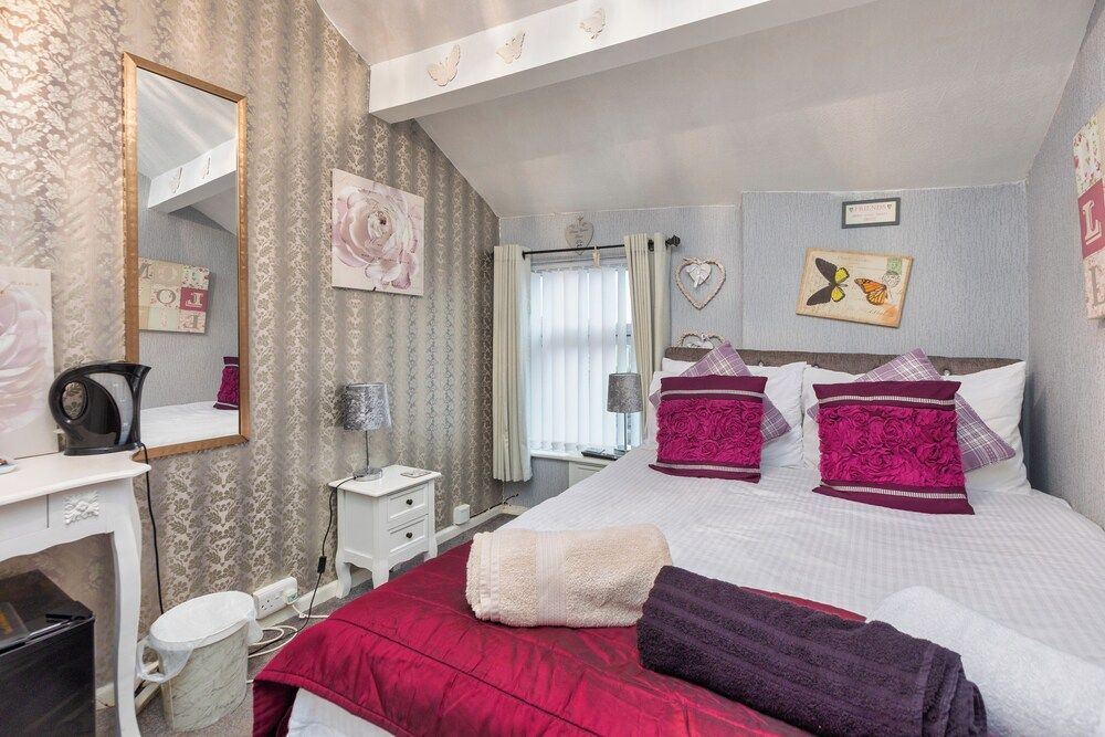Friends Hotel 2