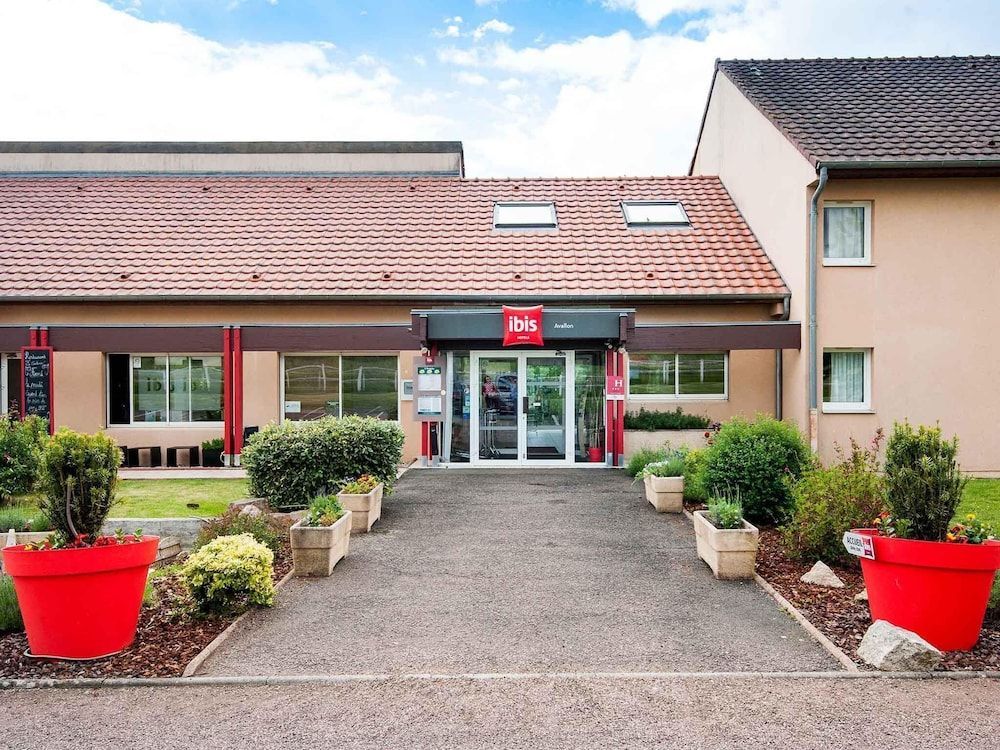 ibis Avallon 1
