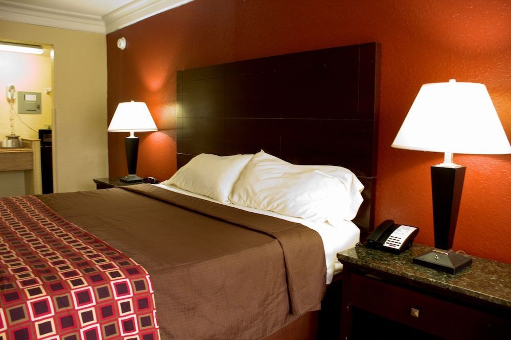 Polynesian Inn 2