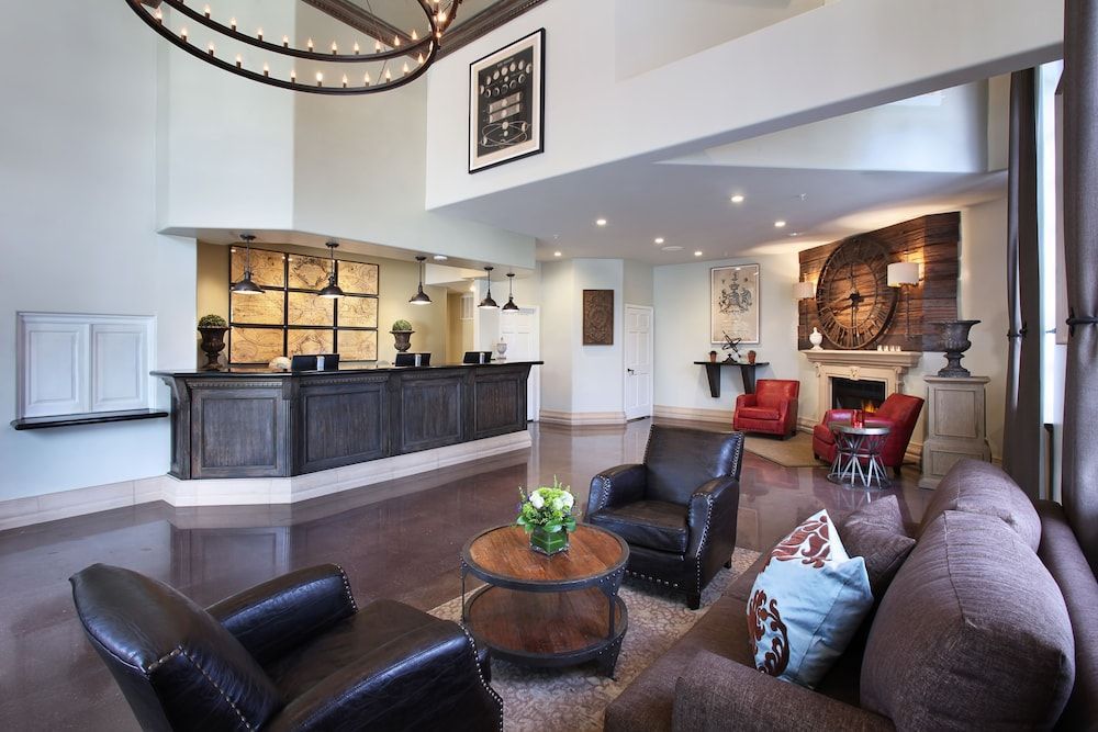 Anaheim Camelot Inn & Suites 1