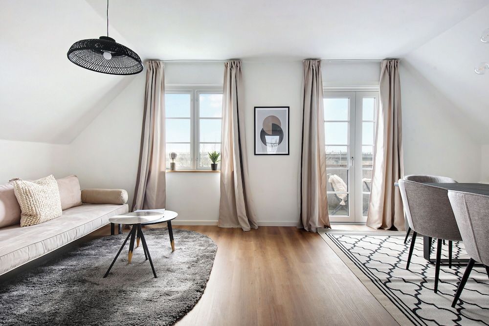 Charm 2 - Great 2-bdr Apt With Shared Garden and Balcony 1