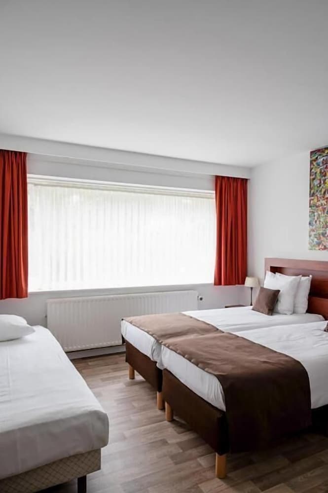 Hotel Olympia in Bruges 1