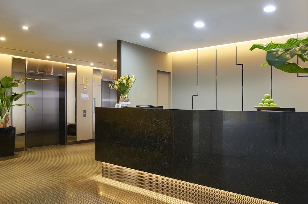 Hotel 81 Gold 2