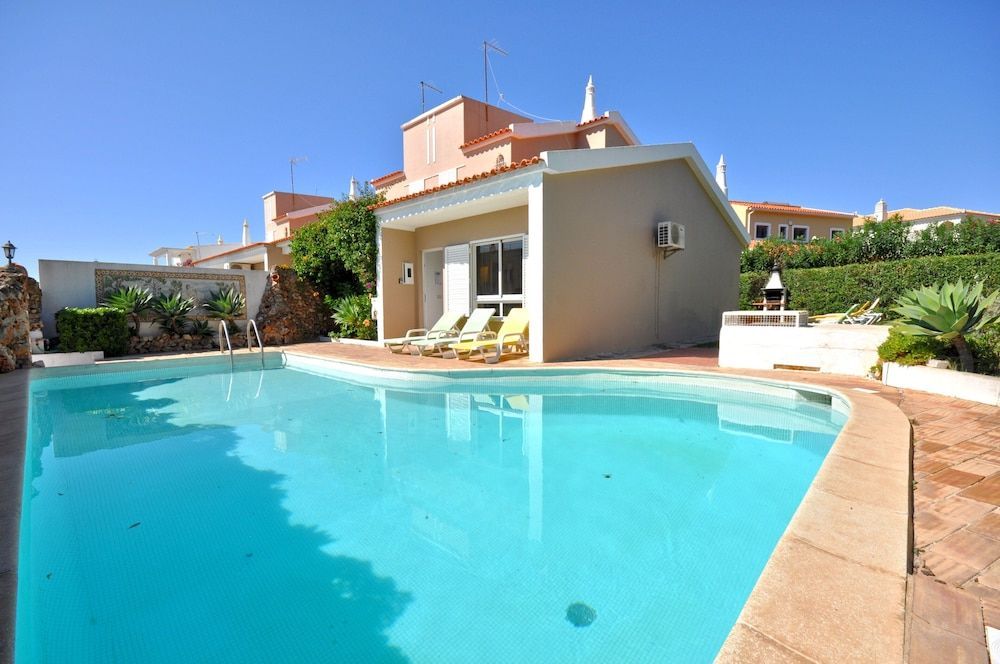Stylish and Well-equipped, Private Pool, Close to Amenities, Free AC & Wifi 1