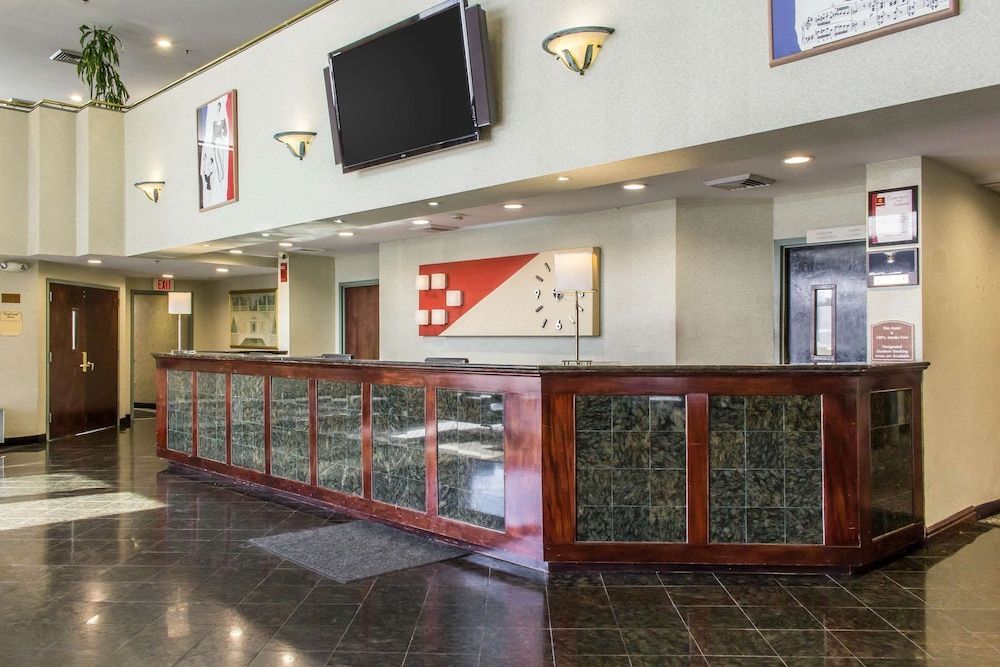 Clarion Hotel & Conference Center Ronkonkoma MacArthur Airport 2