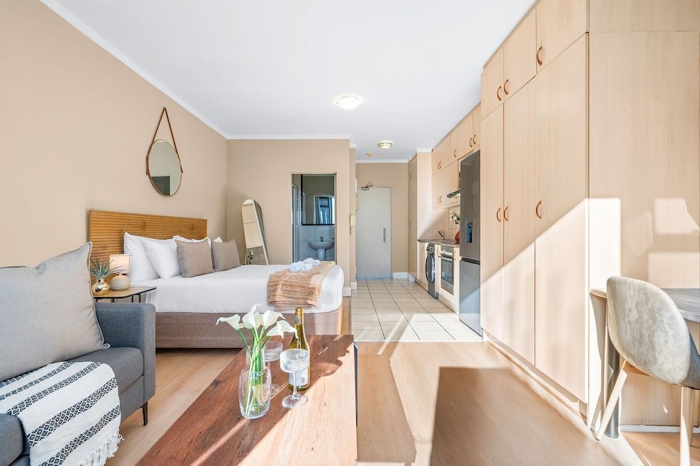 Four Seasons Urban Escape 2