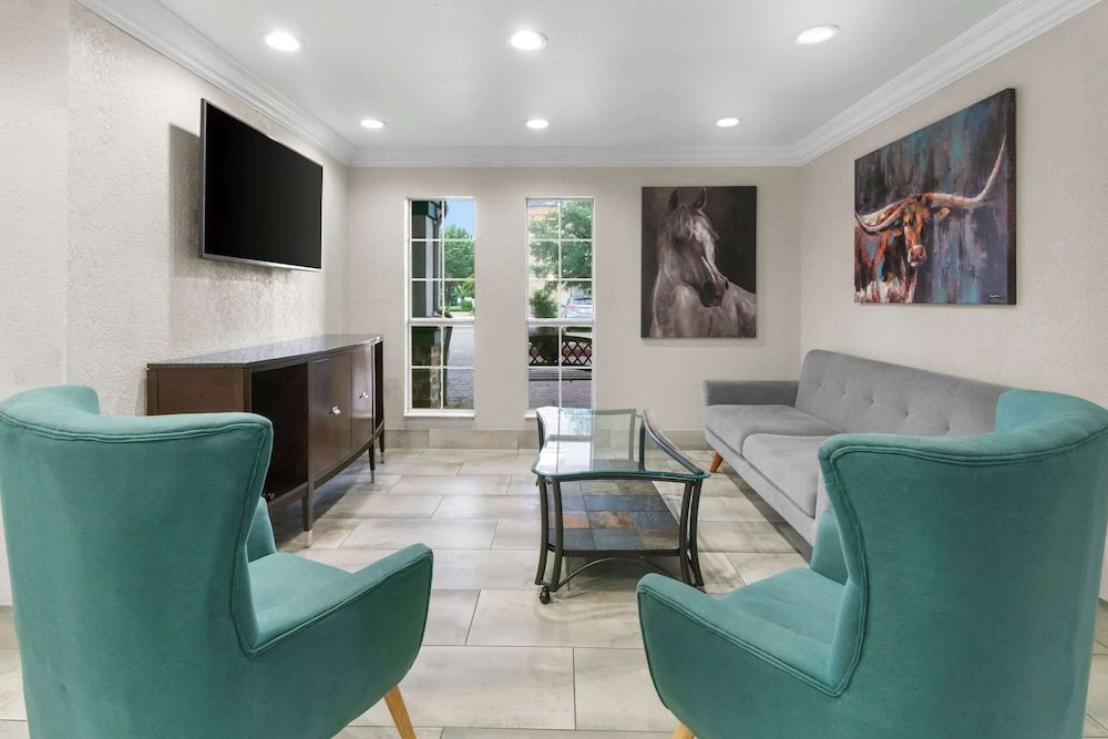 SureStay Plus by Best Western Benbrook Fort Worth 2