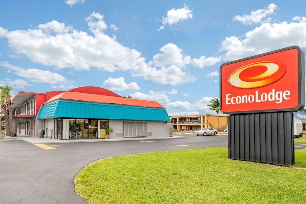 Econo Lodge Fort Myers Cape Coral 1