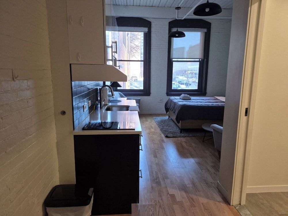 Trumbull Apartments 1