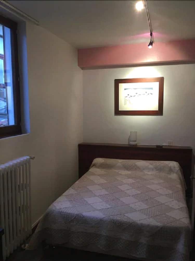 Hotel des Etuves 1