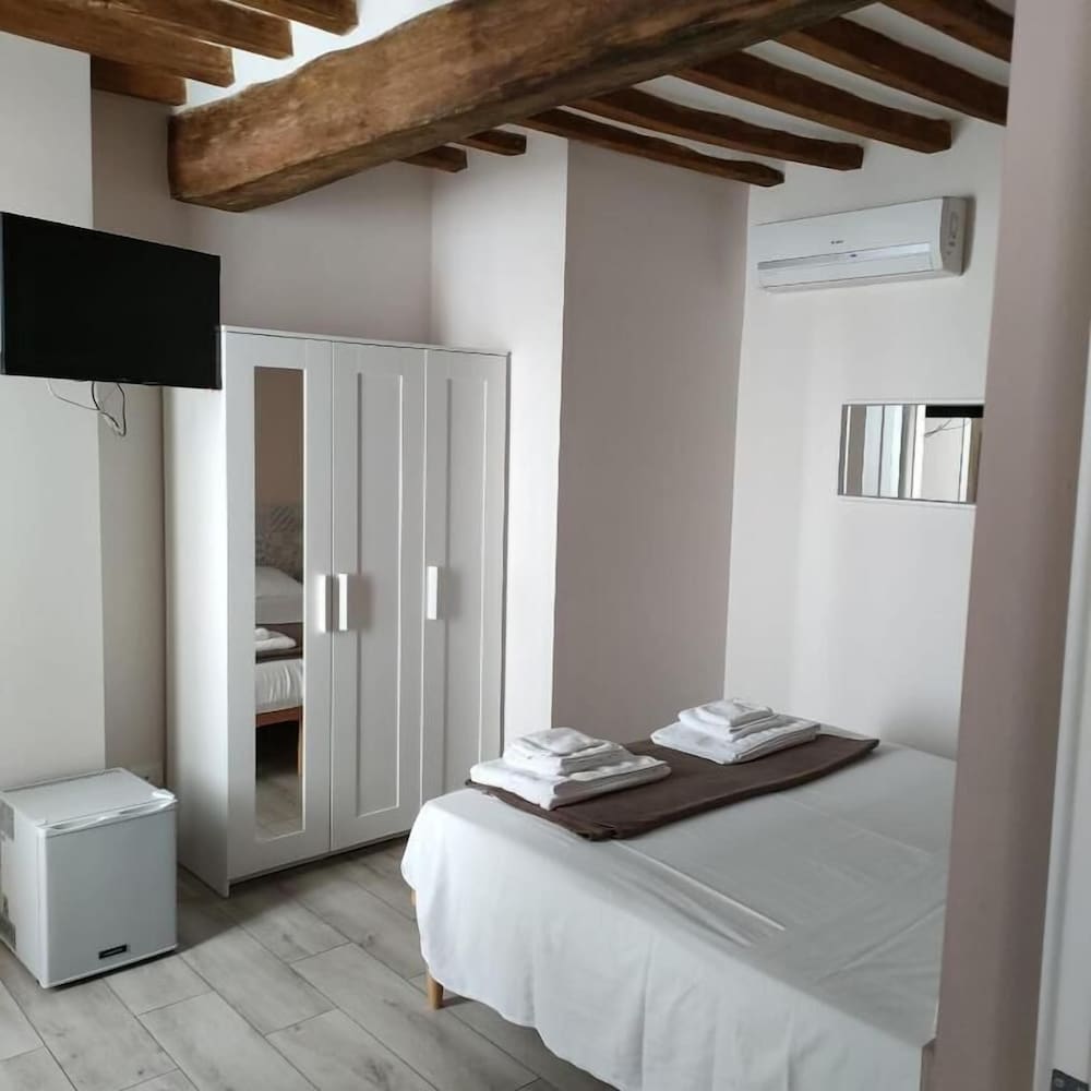 Residenza Borgo Guazzo - by Devona Rooms 2