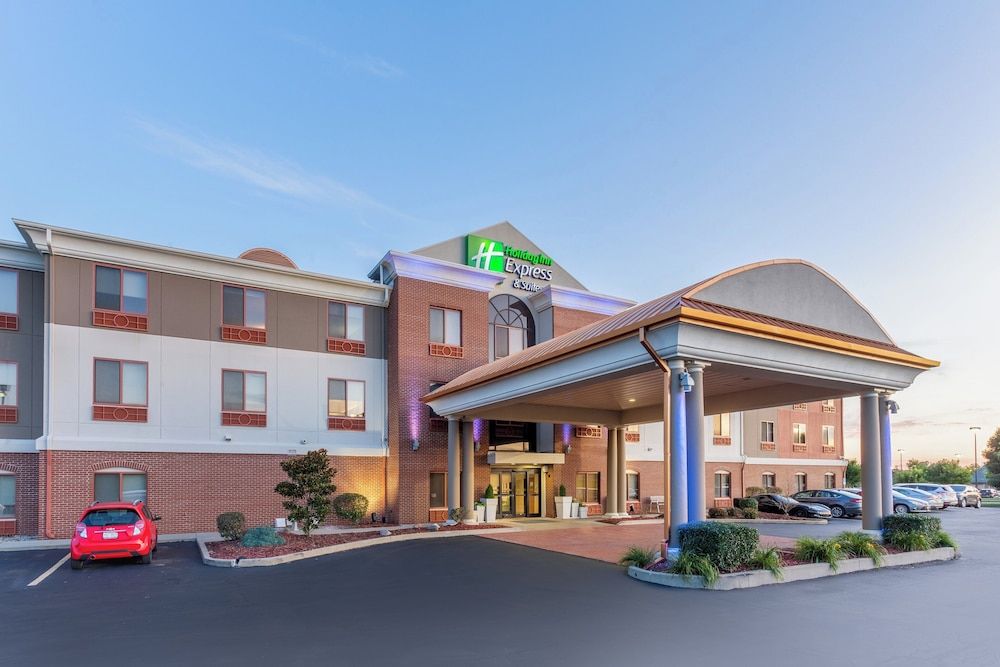 Holiday Inn Express & Suites O'FALLON/SHILOH by IHG 1