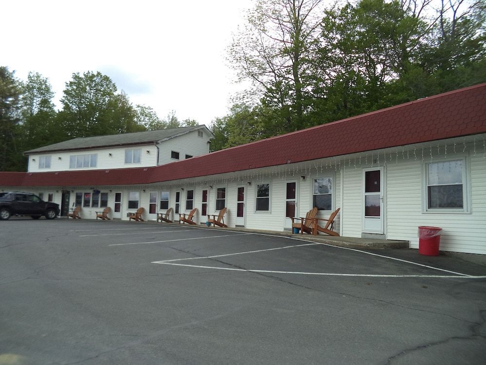 Mount Blue Motel 1