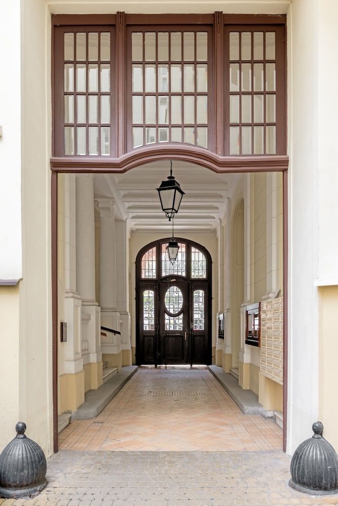 Hoża Luxury Apartments 1