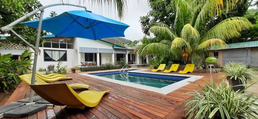 castaway lodge 1
