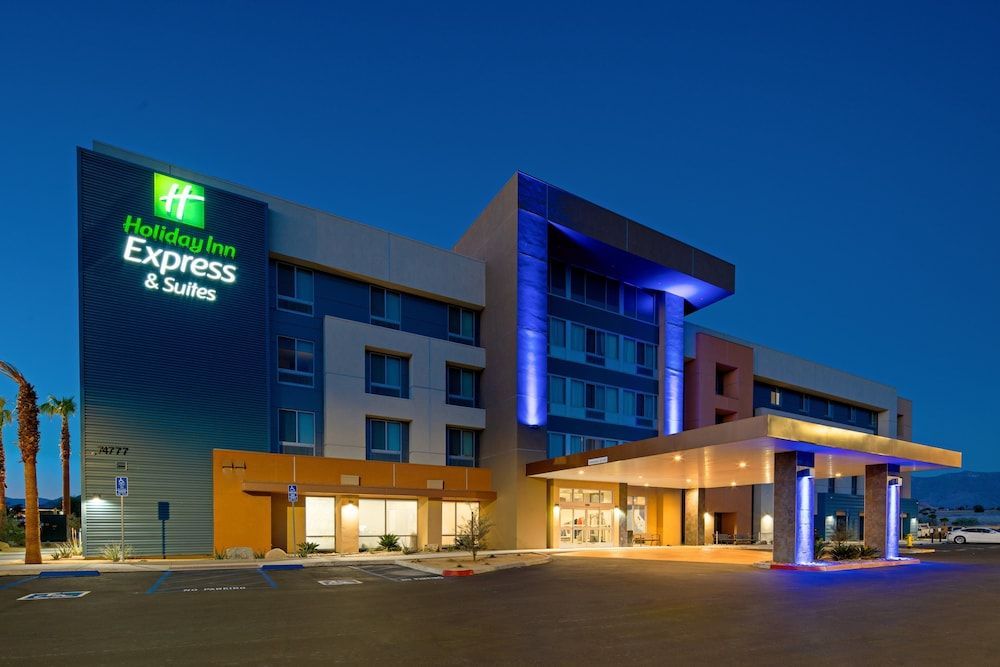 Holiday Inn Express & Suites PALM DESERT - MILLENNIUM by IHG 1