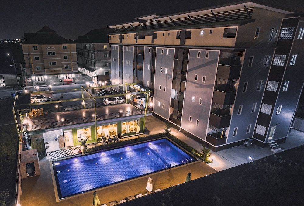 Gold Airport Suites 1