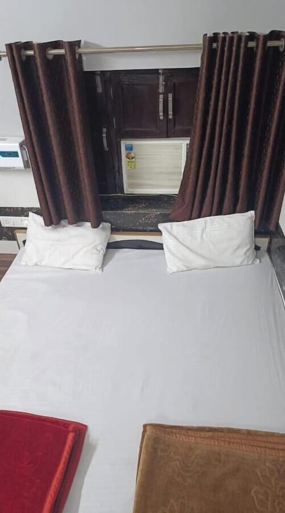 Leela Palace 2