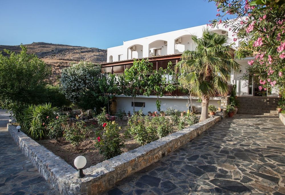 Ammoudi Hotel 1