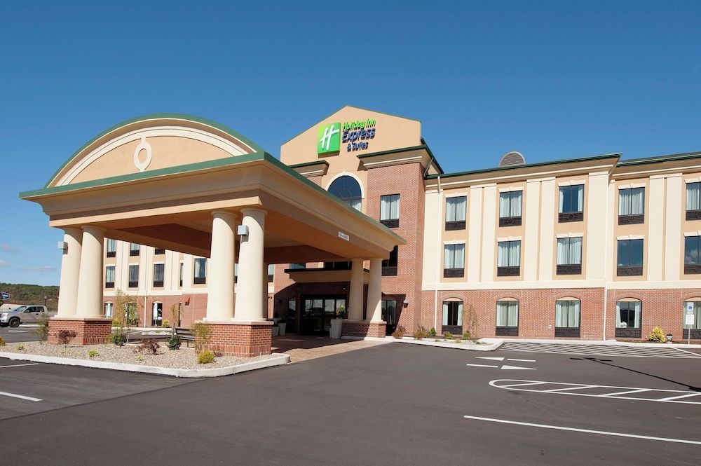 Holiday Inn Express & Suites CLEARFIELD by IHG 1