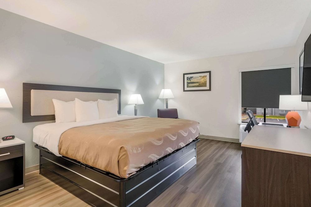 Quality Inn Jacksonville near Camp Lejeune 1