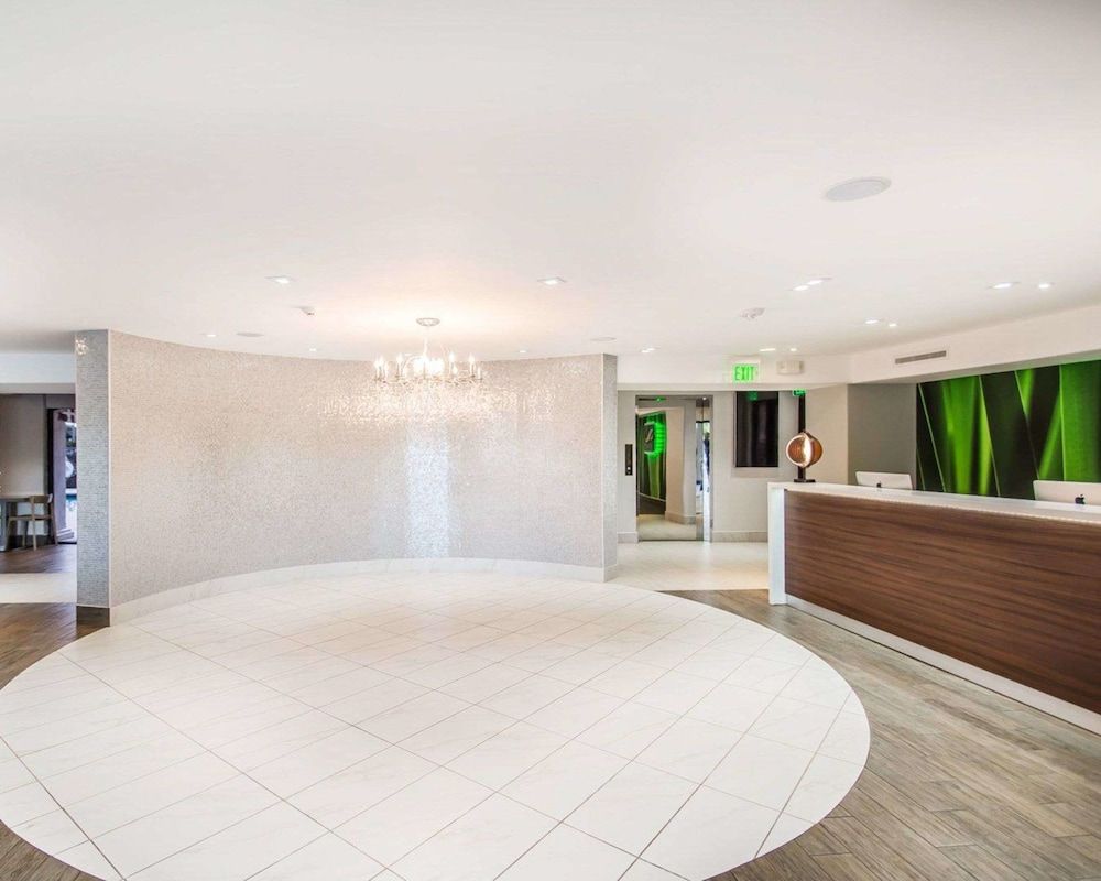 Quality Inn & Suites By the Parks 2